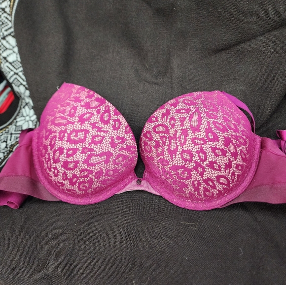 Victoria's Secret PLUNGE 36C - Picture 7 of 7